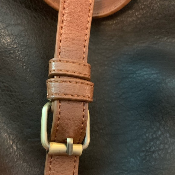 Antika Kraft black & tan crossbody - Picture 2 of 6